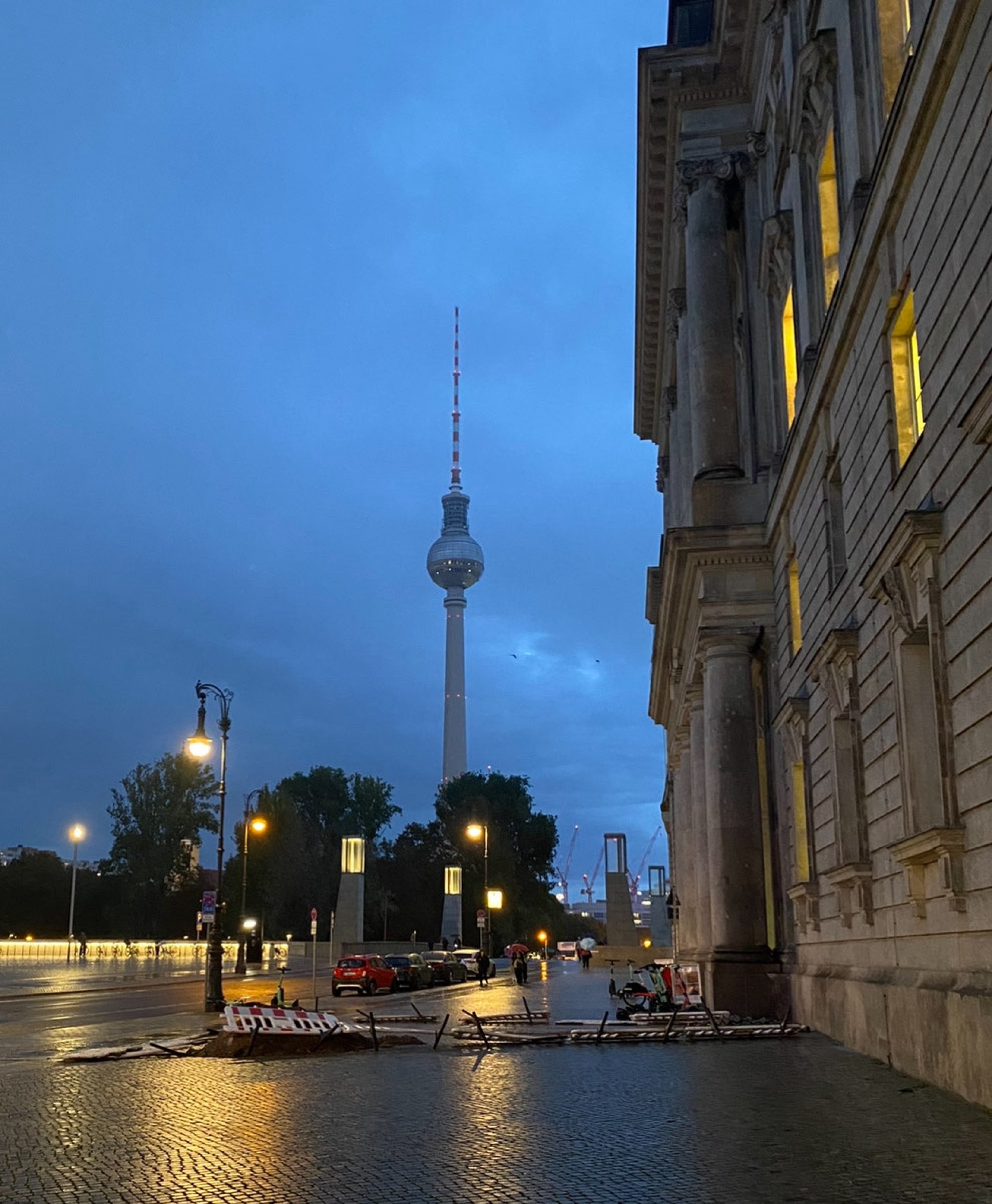 4- Berliner Fernsehturm Abends 4- Berliner Fernsehturm Abends